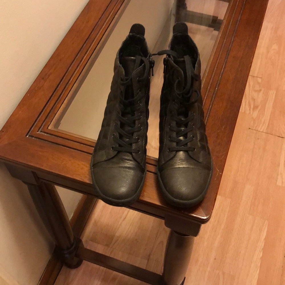 Women preowned Bronze: Brown Ankle Boots Size 6.5